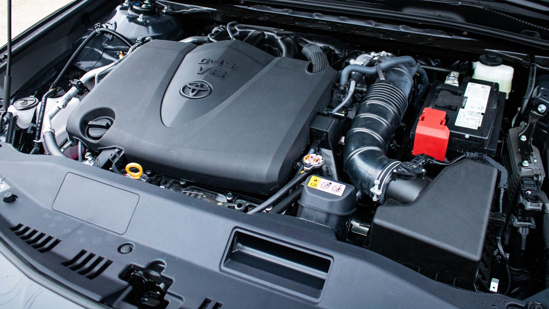 https://x-assets.autorevo-powersites.com/content/assets/clients/71f04ef2-7960-4889-9fd5-c2776566c42d/hero_toyota_engine_1