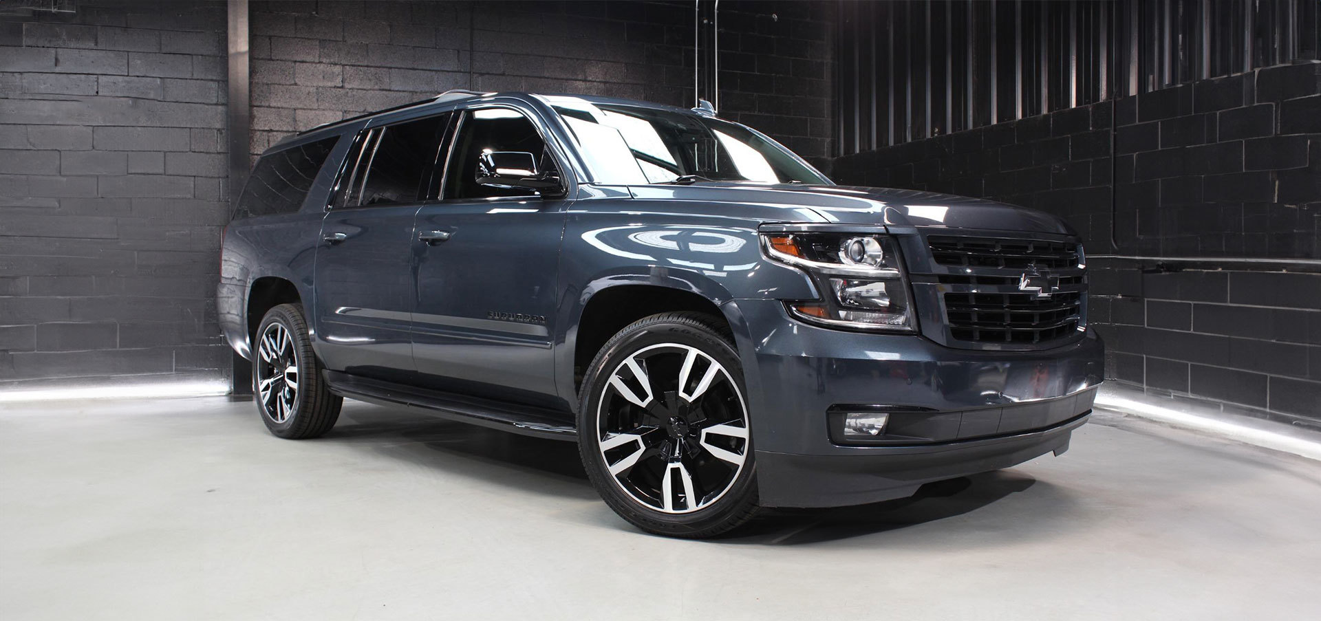 https://x-assets.autorevo-powersites.com/content/assets/clients/9dca15be-5fab-4c9d-af92-43e5159b6e5d/hero_suburban_gray
