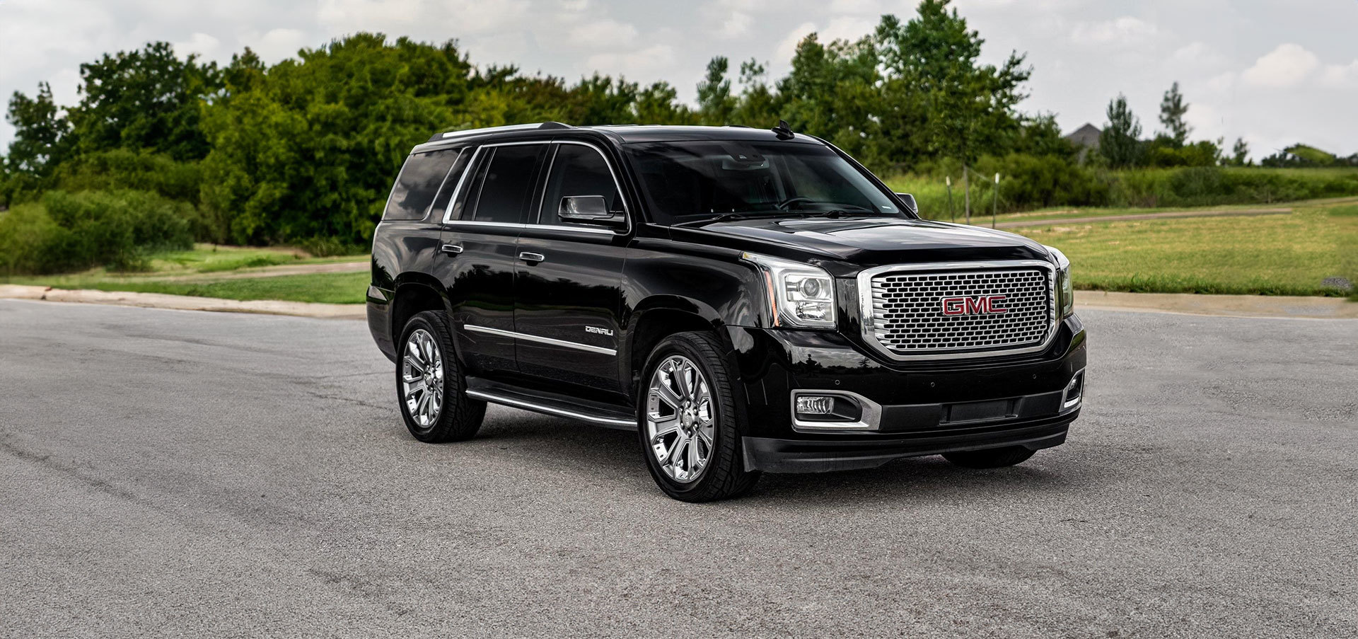 https://x-assets.autorevo-powersites.com/content/assets/clients/9dca15be-5fab-4c9d-af92-43e5159b6e5d/hero_yukon_denali_black